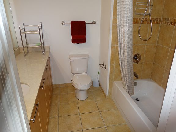 4th image of 511 SE 5th Ave APT 1009