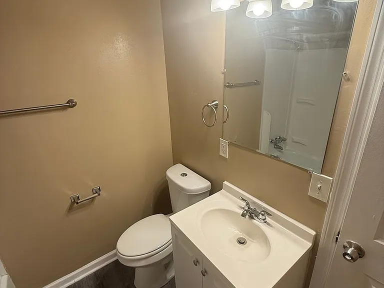 6631 Gracely Dr — Photo 9