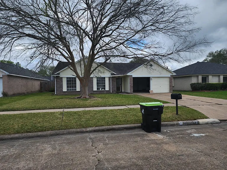 715 Beechbend Dr — Photo 3