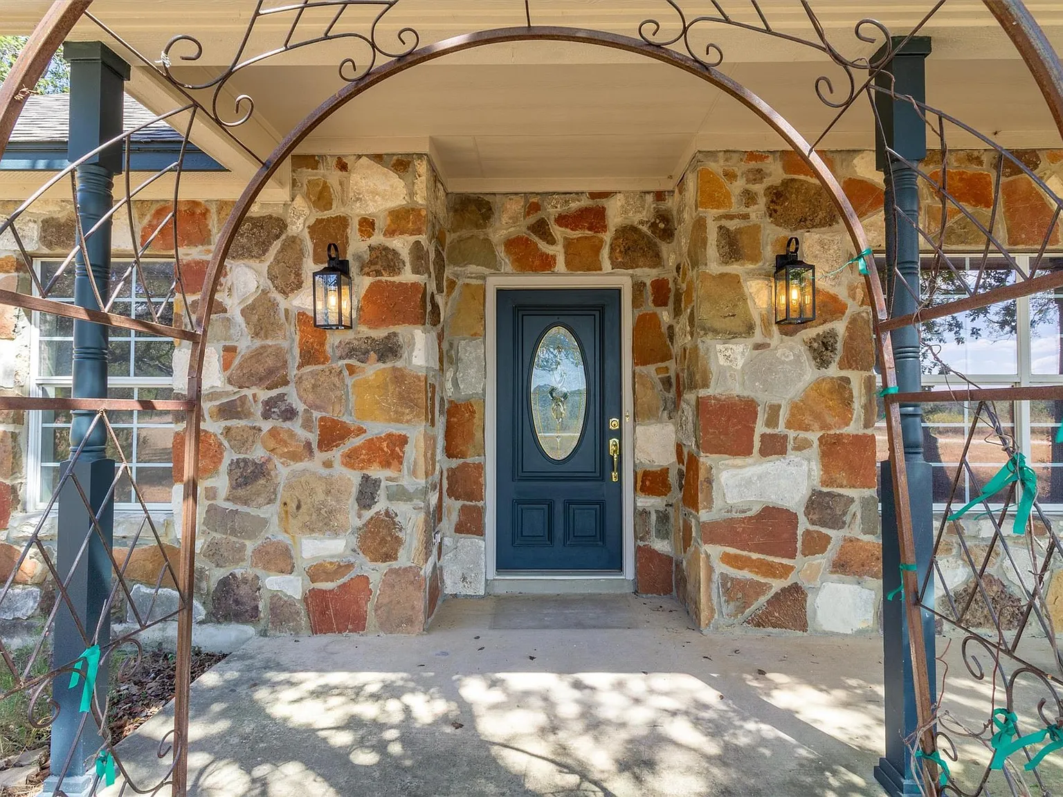 4 bed, 2.5 bath, 2193 sqft, $5,500 — Photo 4