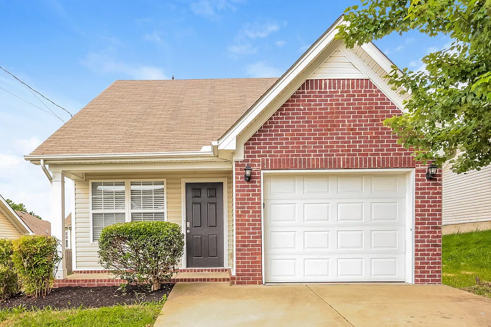 3 bed, 2.0 bath, 1044 sqft, $1,930 — Photo 1
