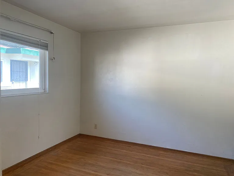 332 Pacific Ave — Photo 3