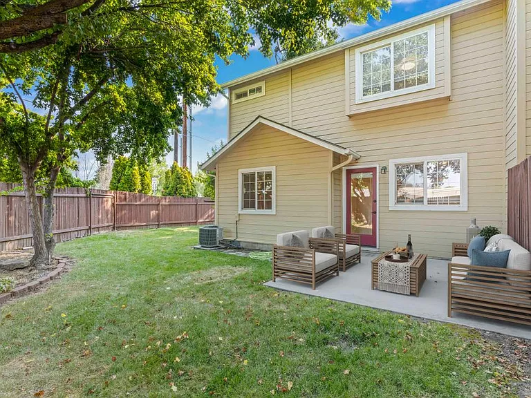 1603 E Boise Ave — Photo 3