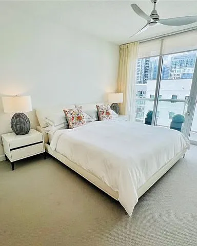 111 SW 8th Ave #905 — Photo 4