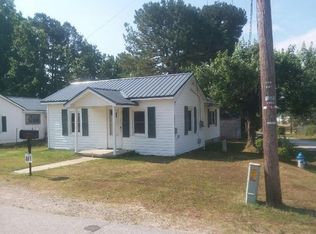 811 Hillcrest Rd, South Hill, VA 23970