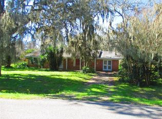109 Raven St, Clute, TX 77531