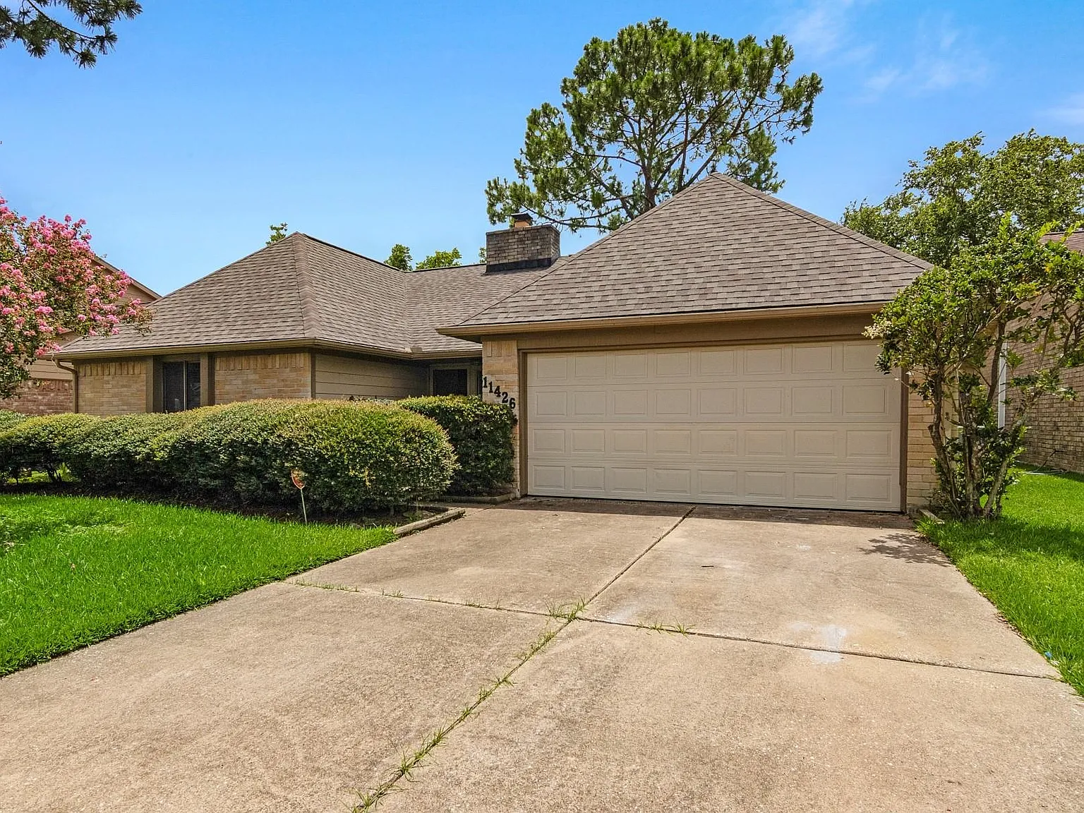 3 bed, 2.0 bath, 1920 sqft, $2,100 — Photo 4