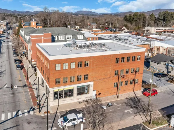 43 S Broad St #302, Brevard, NC 28712