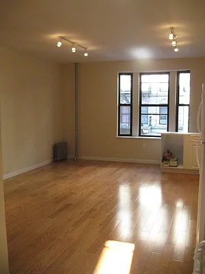 Rented by Bohemia Realty Group | media 18