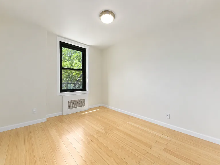 483 Ocean Pkwy #5C — Photo 2