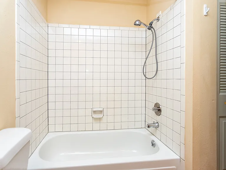 316 Cobblestone Dr — Photo 33