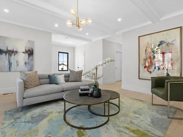 38 Maplewood St #38, West Roxbury, MA 02132