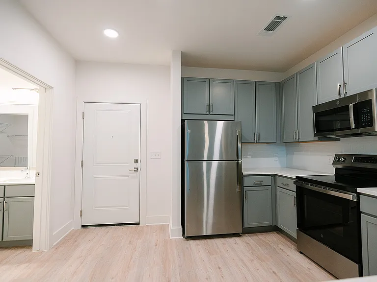 Welcome to the Residences at Sawmill - Luxury Apartment Homes Now Leasing in Summerville
