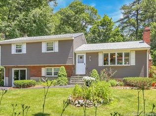 5 Lisa Ln, North Reading, MA 01864