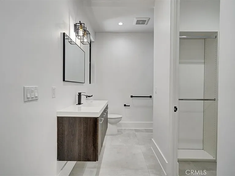 5520 Woodlake Ave — Photo 25