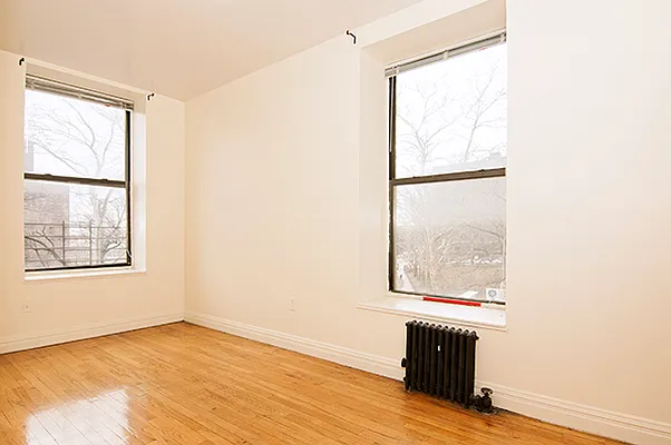 Rented by Perry Associates NYC Inc | media 32