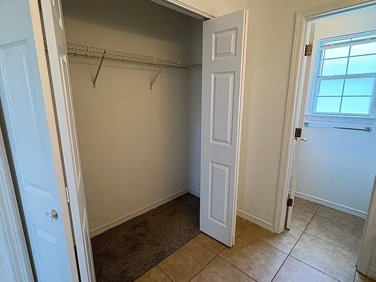 953 Southern Oaks Ct — Photo 10