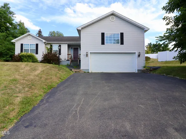 10 Clearview Drive, Troy, NY 12180