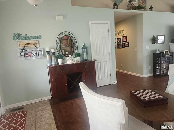4th image of 1302 Hillside Ct