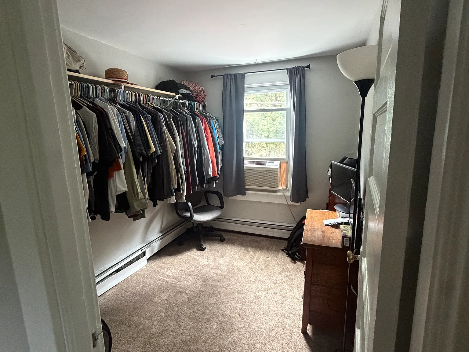 3 bed, 1.5 bath, 1200 sqft, $1,450 — Photo 3