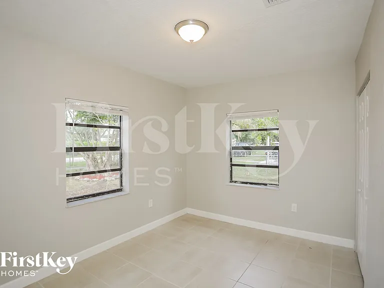 14640 Tyler St — Photo 6