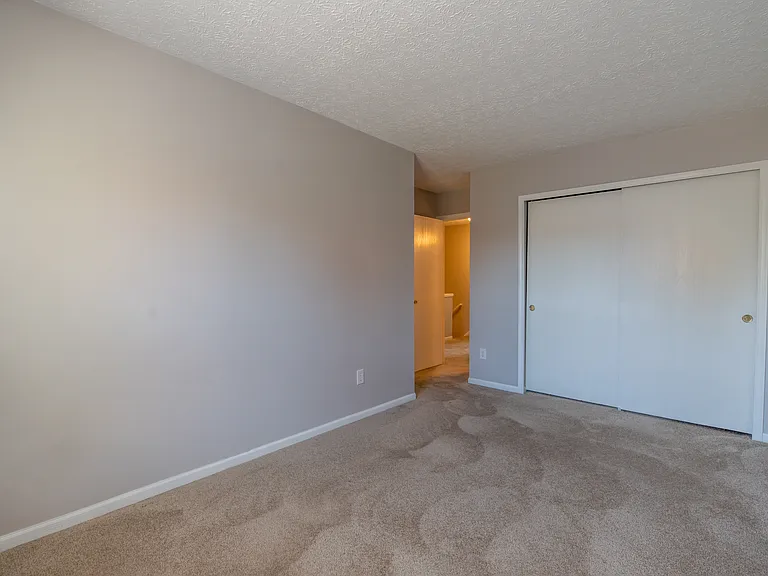 484-486 Applegate Ln — Photo 32