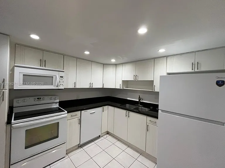 2025 NE 164th St #408 — Photo 6