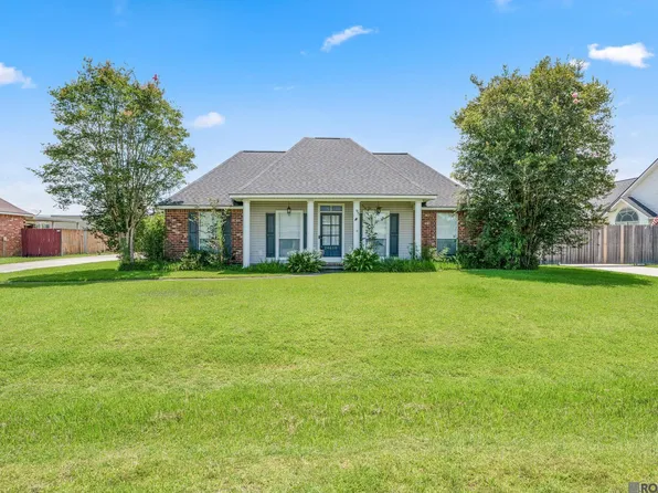 24610 Rolling Meadow Dr, Denham Springs, LA 70726