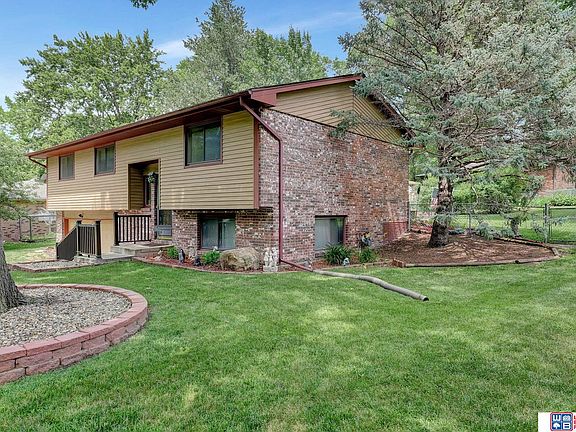 5th image of 820 Indian Hills Dr