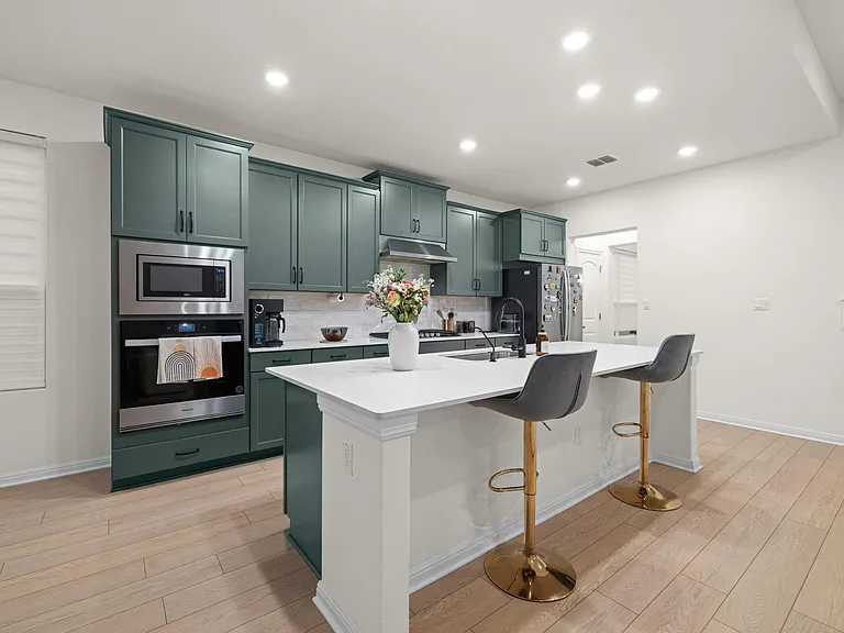 2604 Acoma Ln — Photo 8