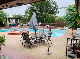 2101 Pebblebrook Ct, Grand Prairie, TX 75050