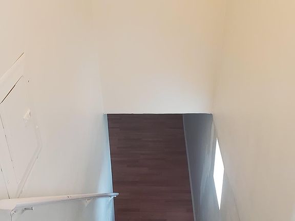 2nd image of 914 22nd St