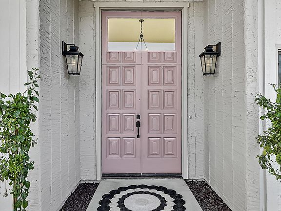 5th image of 74885 Chateau Cir