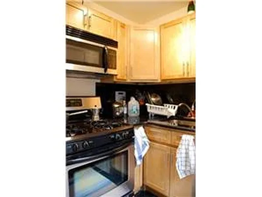 Rented by New York Residence | media 16