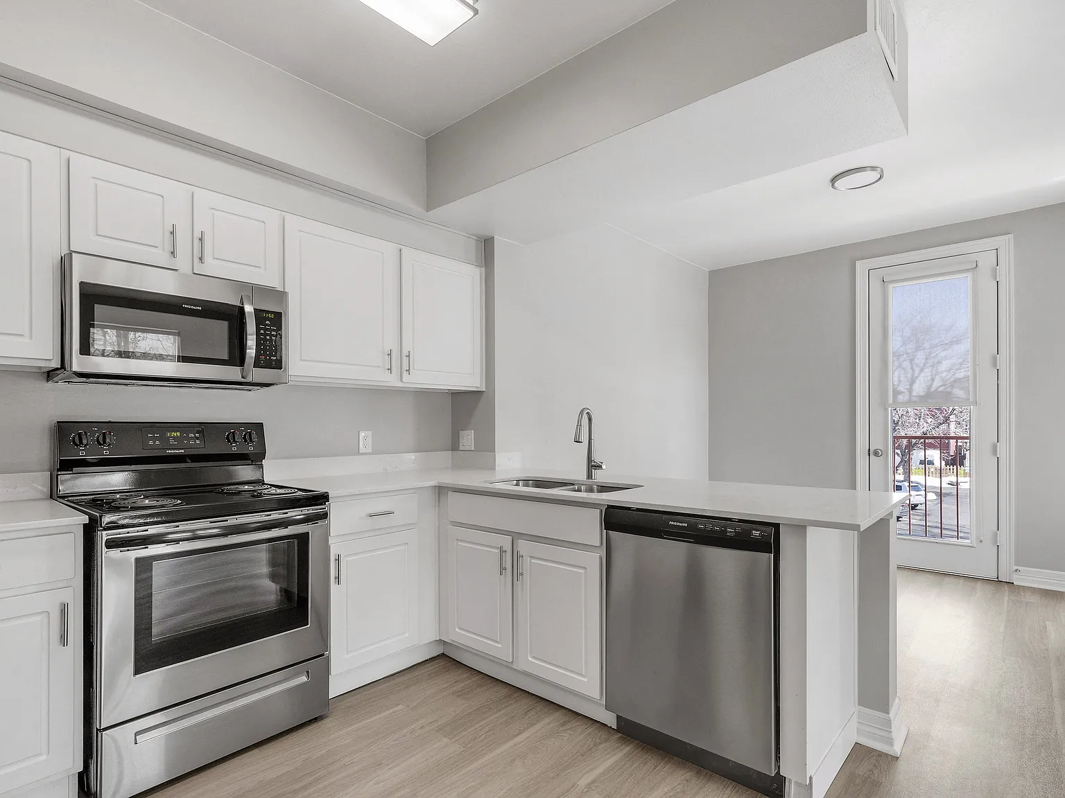1721 Marion — Photo 3