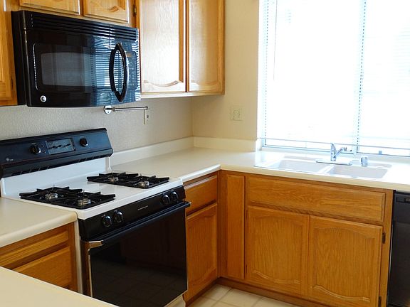 5th image of 1605 Blanchard Dr