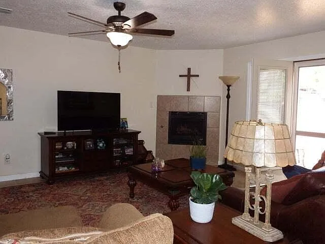 2401 Chelwood Park Blvd NE #1-B-2 — Photo 4