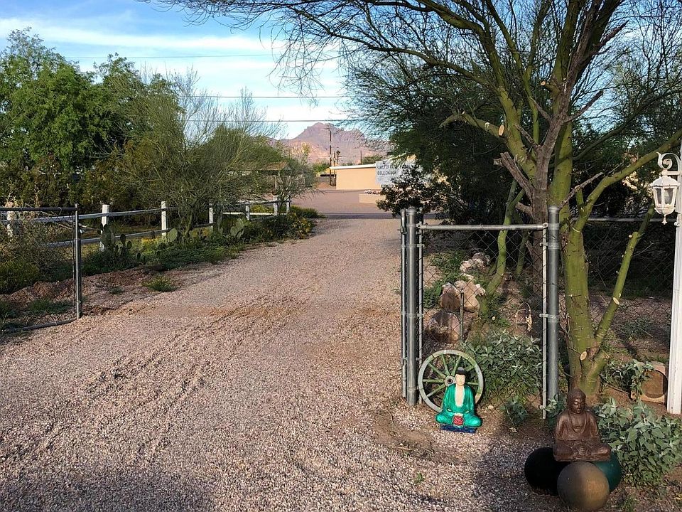 1st image of 630 S Grand Dr