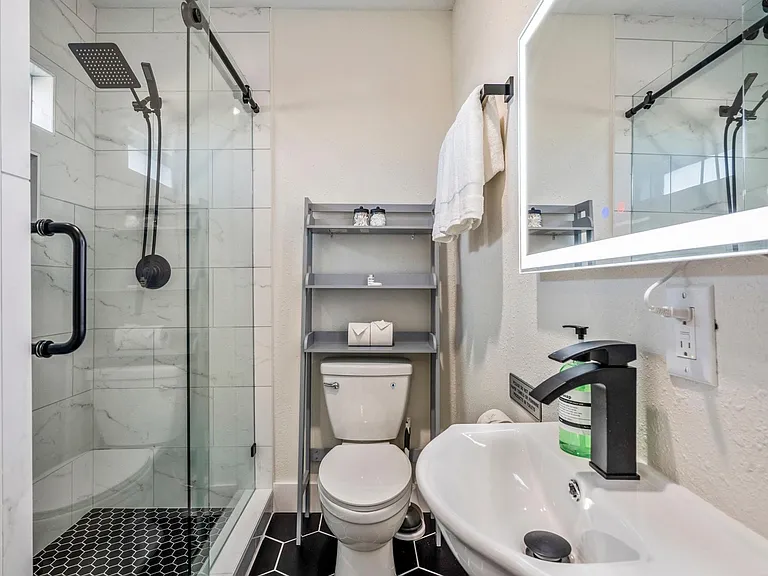 5 Estelle St #3 — Photo 9