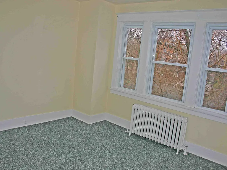 1519 S Negley Ave — Photo 2