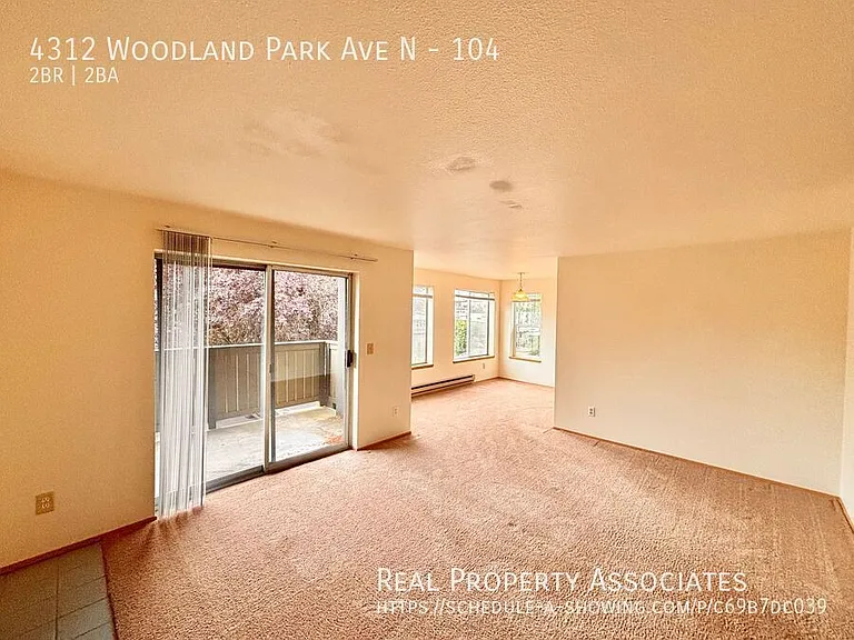 4312 Woodland Park Ave N #104 — Photo 3