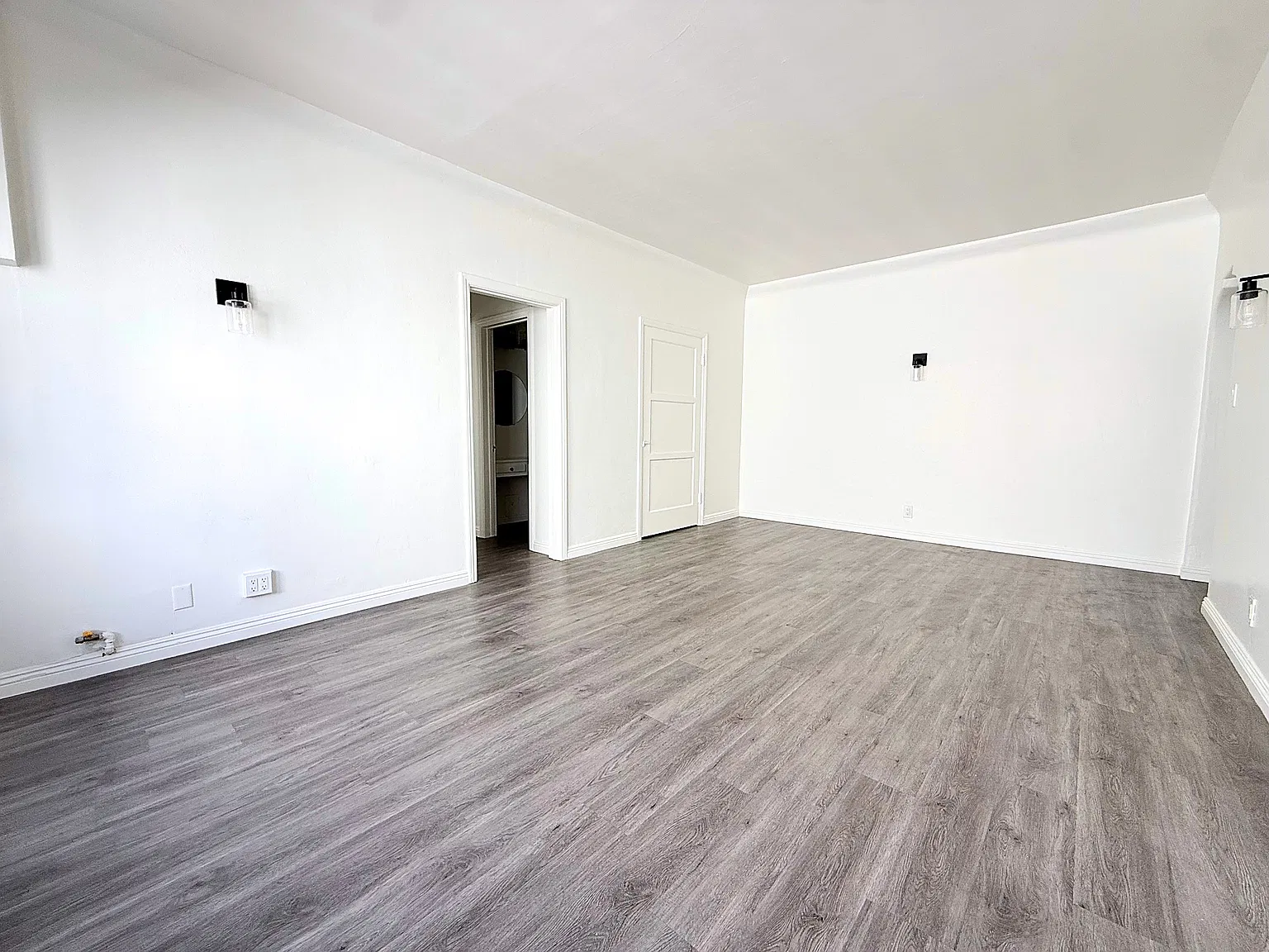 1 bed, 750 sqft, $2,295 — Photo 3