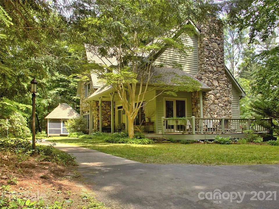 1st image of 40 Westwind Dr