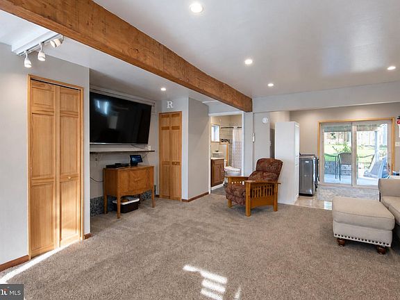 5th image of 1082 W Leesport Rd