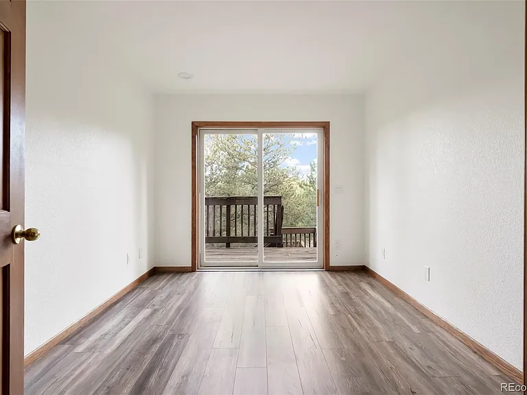 687 Crescent Lake Rd — Photo 21