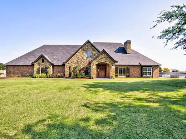 16 Wilderness Rd, Enid, OK 73703