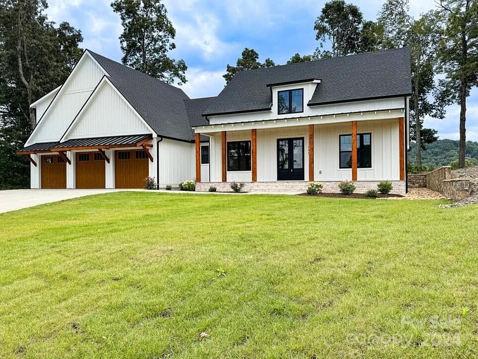 1st image of 377 Mavrick Dr