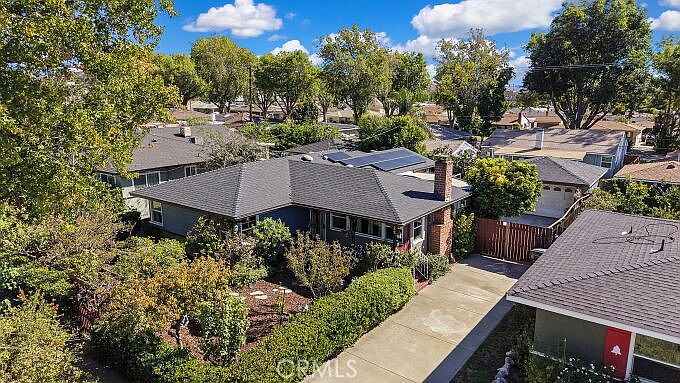1st image of 422 W Ada Ave
