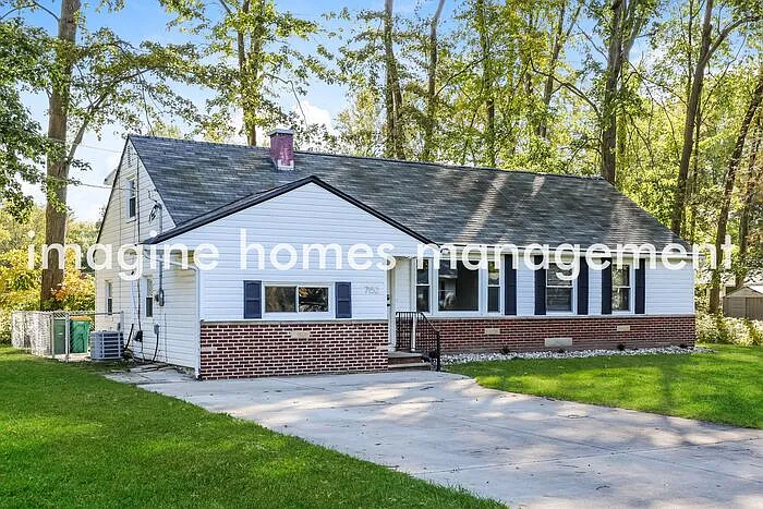 4 bed, 1.5 bath, 1785 sqft, $2,150 — Photo 2