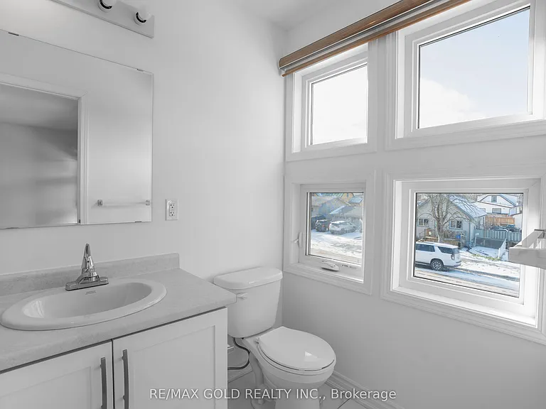 222 Pilkington St — Photo 11